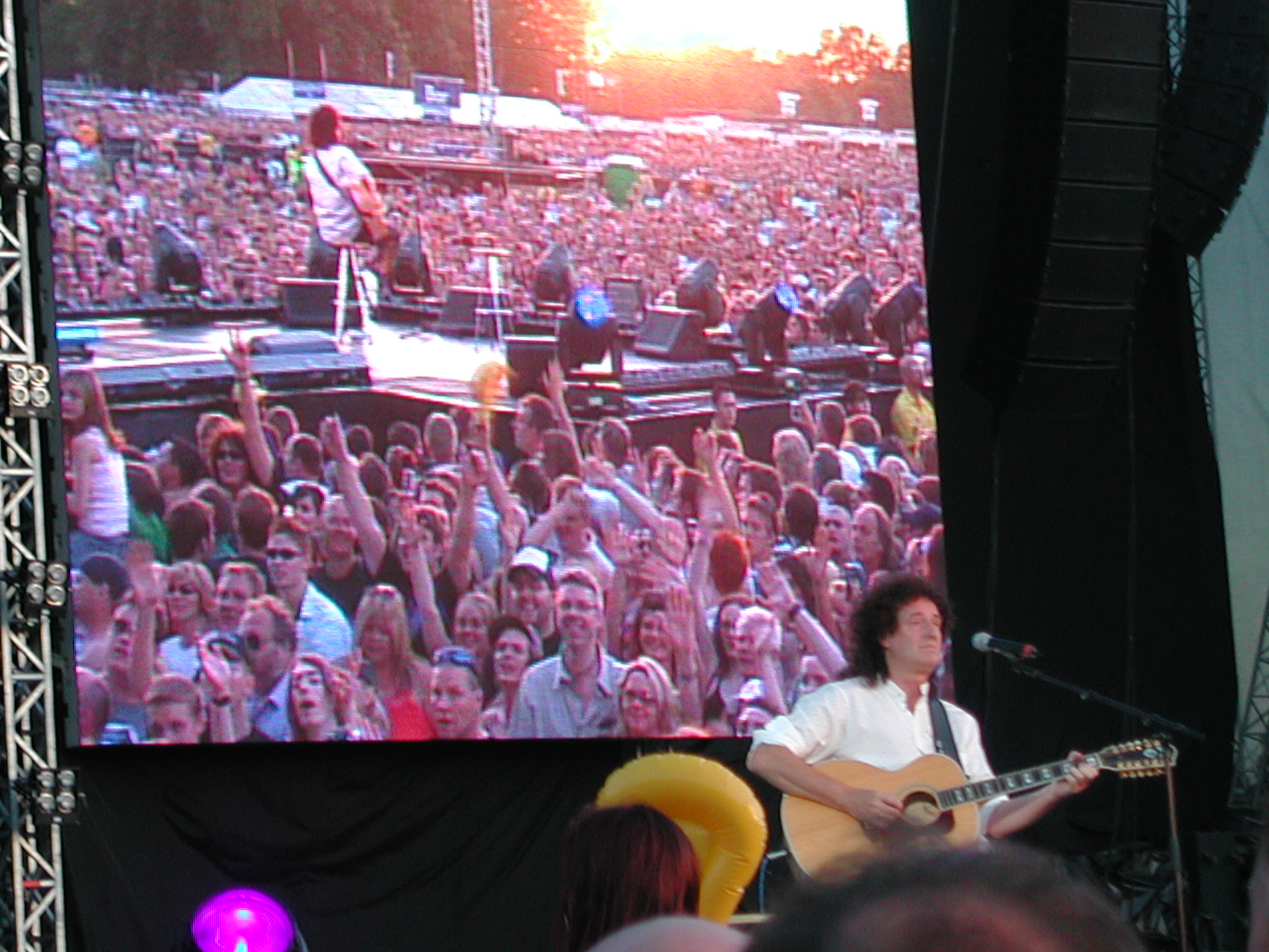 Hyde Park - Brian with screen